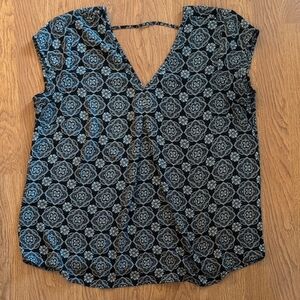 Elegant Black and White Patterned Women's Top